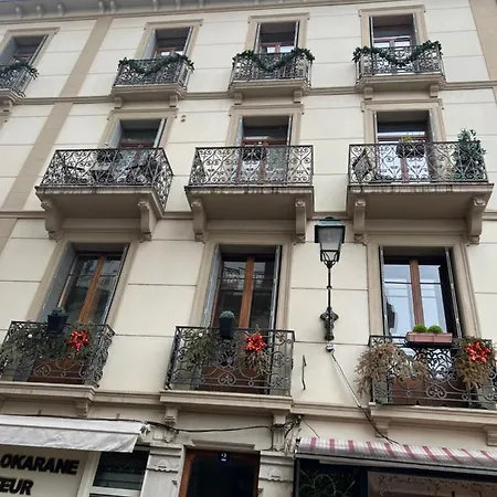 T2 Hyper Centre 3 Etoiles Rue Des Bains * 엑스레뱅